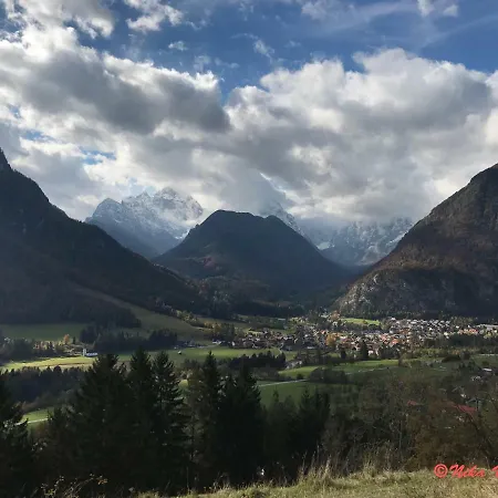 Mountain View Glamping Nyaraló Dovje