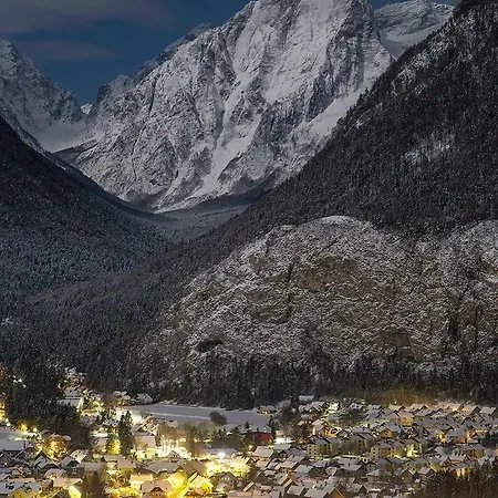 Dom wakacyjny Mountain View Glamping Dovje