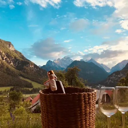 Mountain View Glamping Nyaraló Dovje