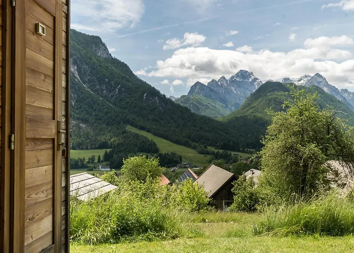 Mountain View Glamping Prázdninový dům Dovje