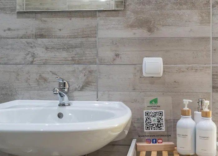 Mountain View Glamping