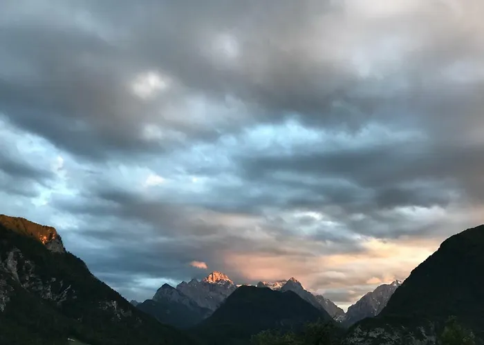 Prázdninový dům Mountain View Glamping Dovje