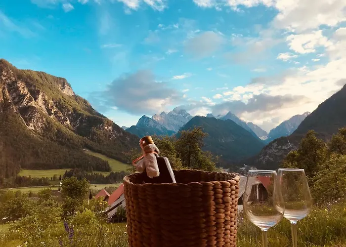 Mountain View Glamping Prázdninový dům Dovje